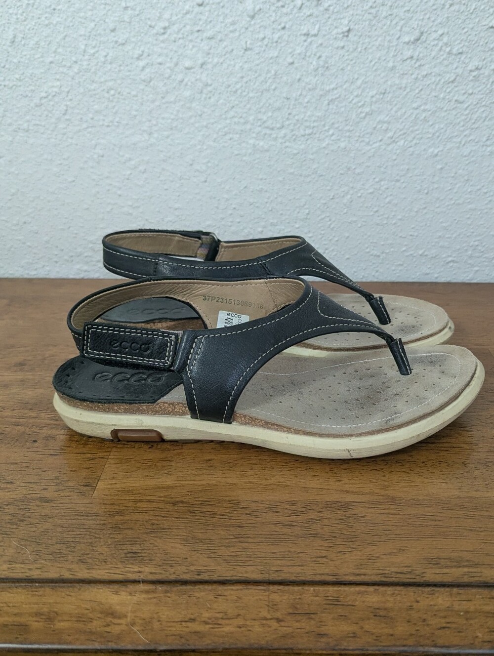 Ecco Black Leather Sandals Size EU 37 US 6.5